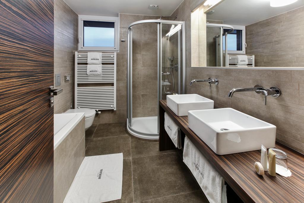 Hotel Morava Otrokovice Ruang foto