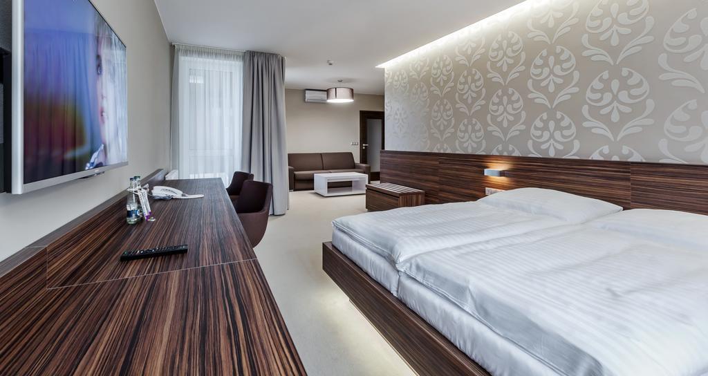 Hotel Morava Otrokovice Ruang foto